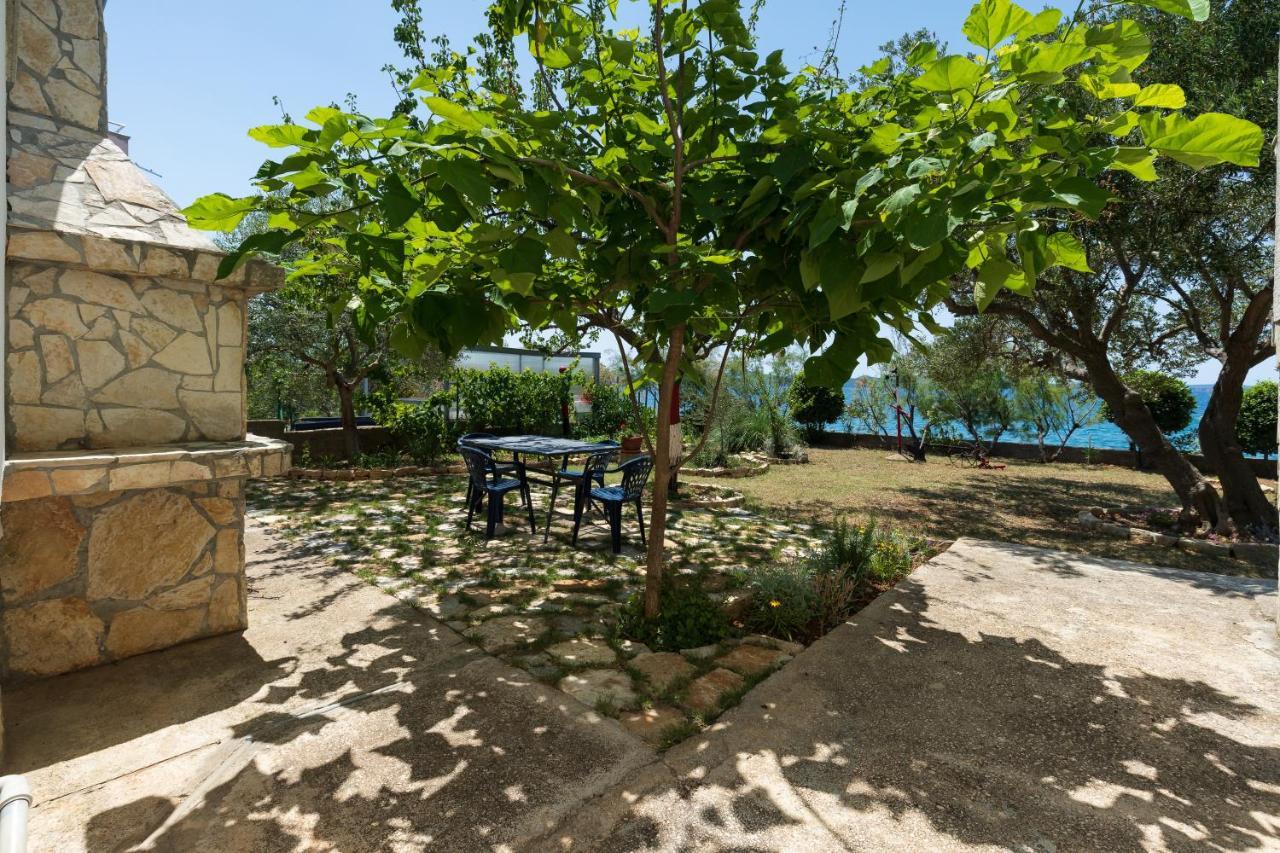 Family Friendly Seaside Apartments Kozino, Zadar - 5756 Petrčane Dış mekan fotoğraf