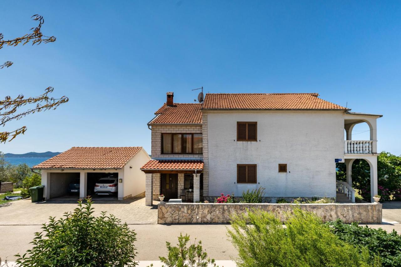 Family Friendly Seaside Apartments Kozino, Zadar - 5756 Petrčane Dış mekan fotoğraf