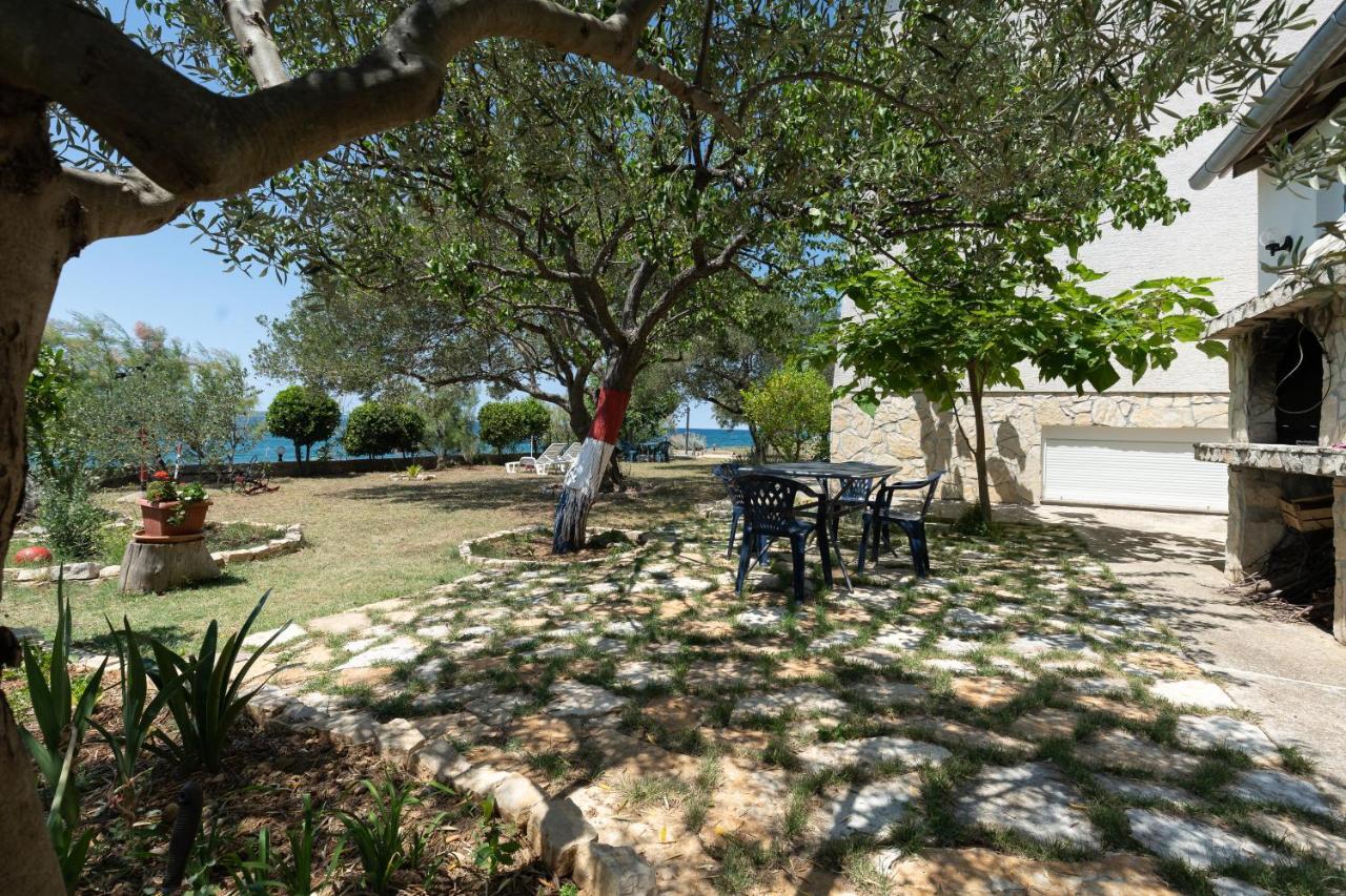 Family Friendly Seaside Apartments Kozino, Zadar - 5756 Petrčane Dış mekan fotoğraf