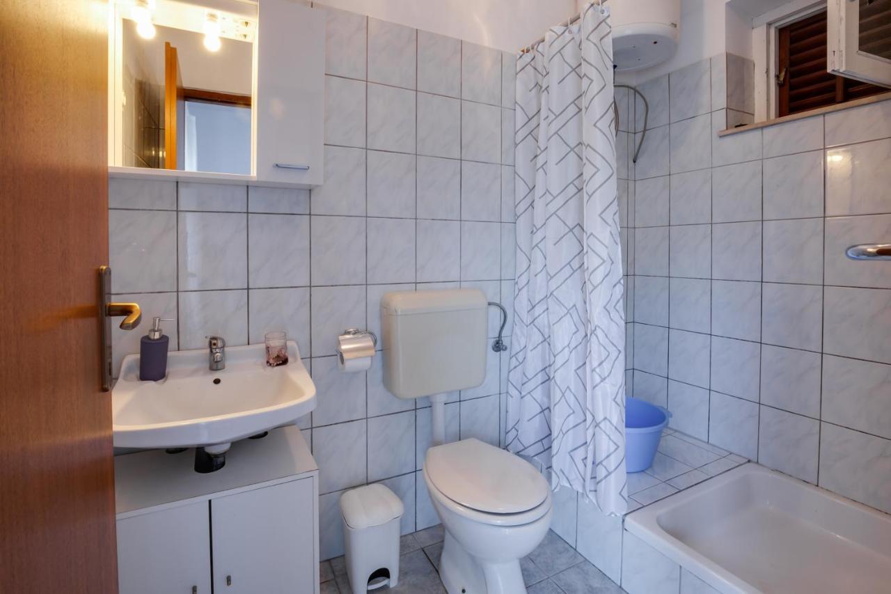 Family Friendly Seaside Apartments Kozino, Zadar - 5756 Petrčane Dış mekan fotoğraf