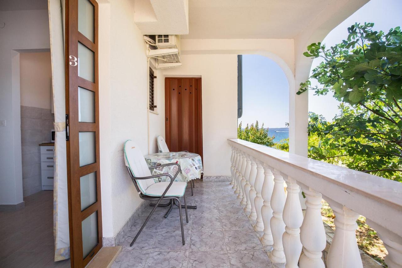 Family Friendly Seaside Apartments Kozino, Zadar - 5756 Petrčane Dış mekan fotoğraf